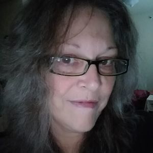 Meet your Posher, Lindia